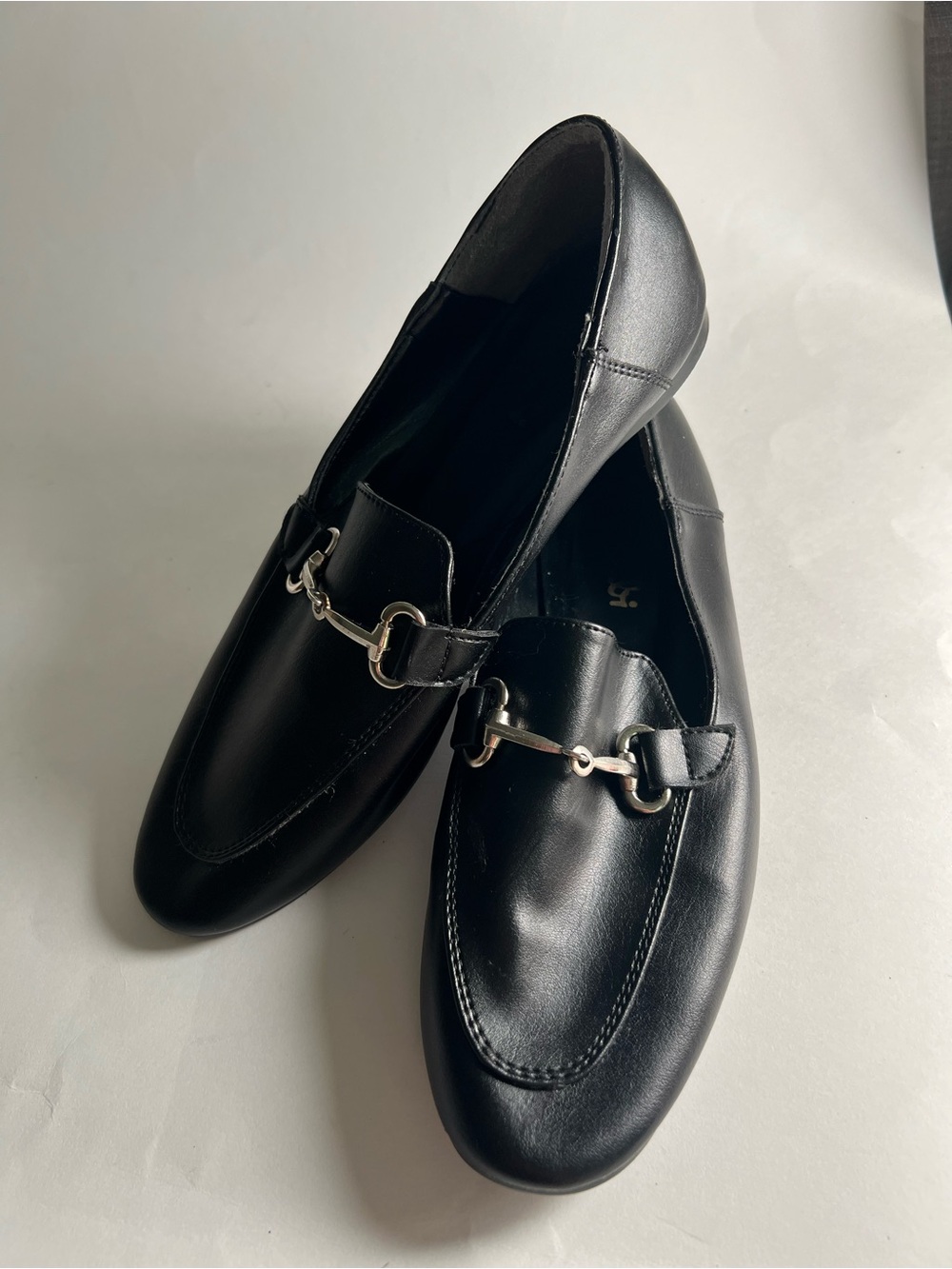 Women’s Black Faux Leather/Synthetic  Horsebit Loafers Size 38, runs small (7)